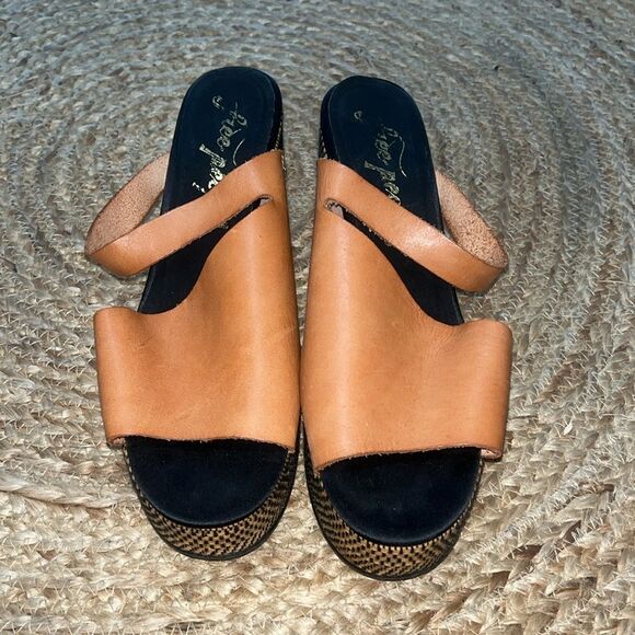 Free People Demi Clogs size 38 - Picture 3 of 7
